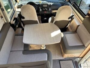 Neue Bank und Sitzpolster im Eura Mobil
